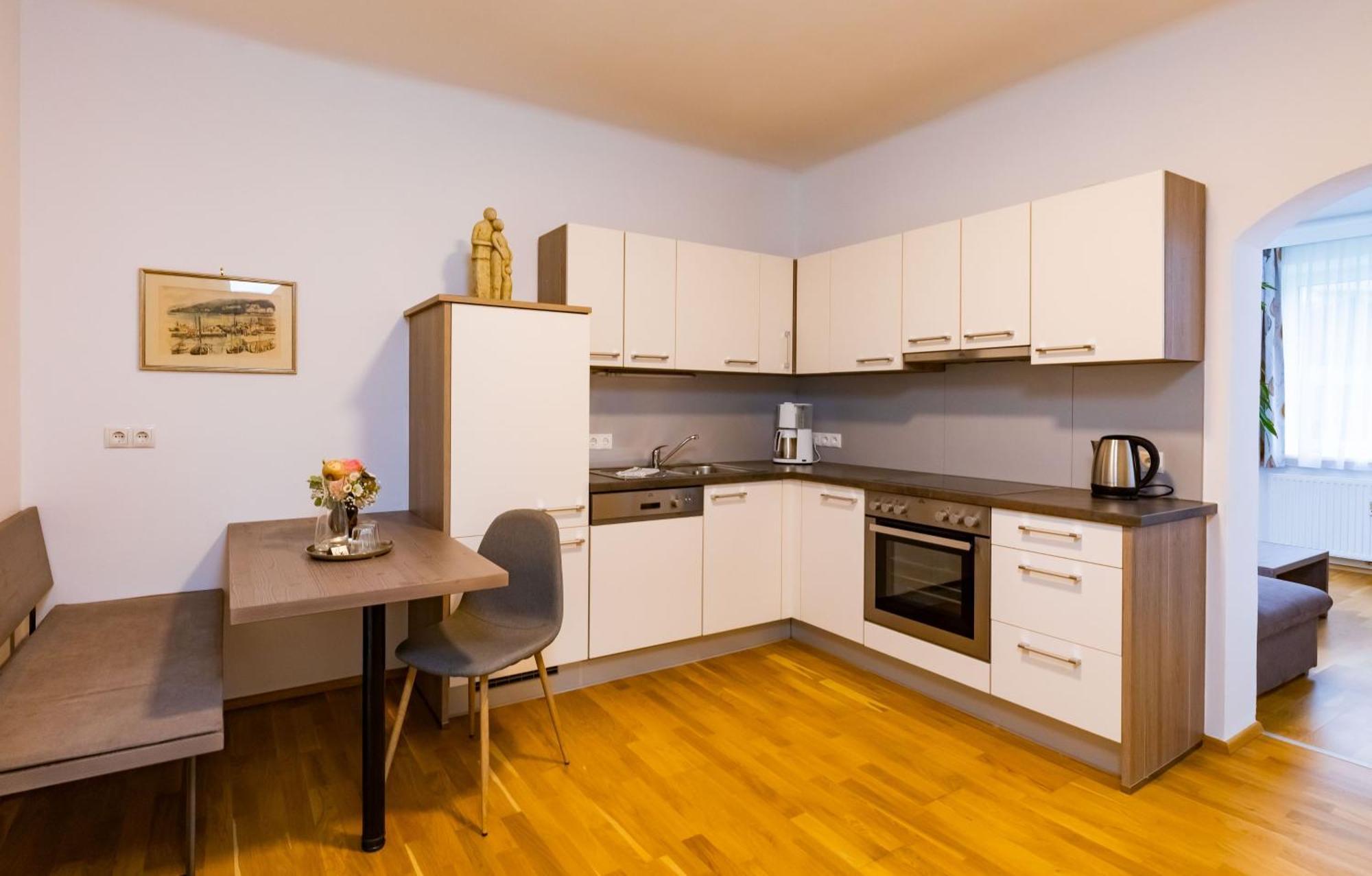 Apartmenthaus Pastner Am Teich Übelbach Екстериор снимка