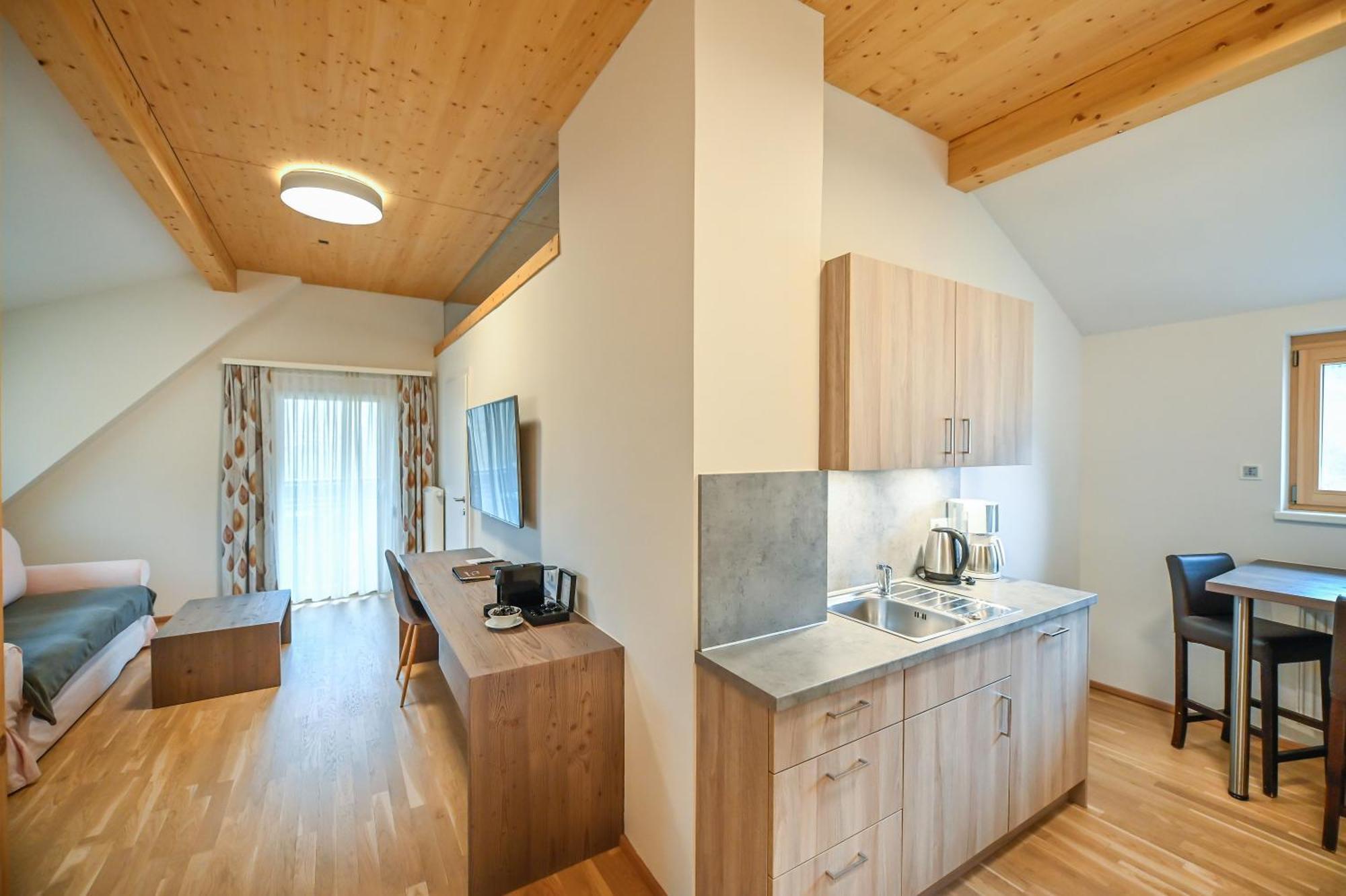 Apartmenthaus Pastner Am Teich Übelbach Екстериор снимка